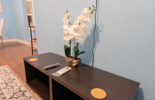 Cozy 1-Bedroom House in Tranquil Skokie With Free Parking - Foto 13