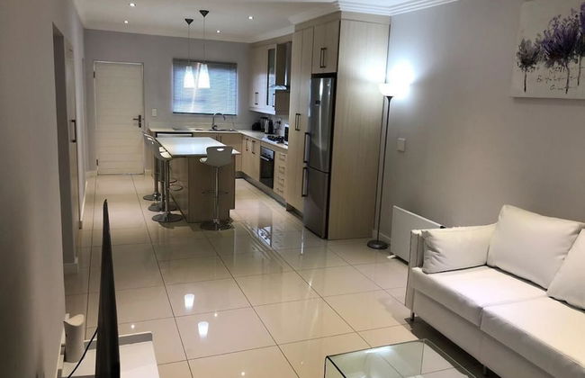 Stunning Apartment in Sandton - Photo 31