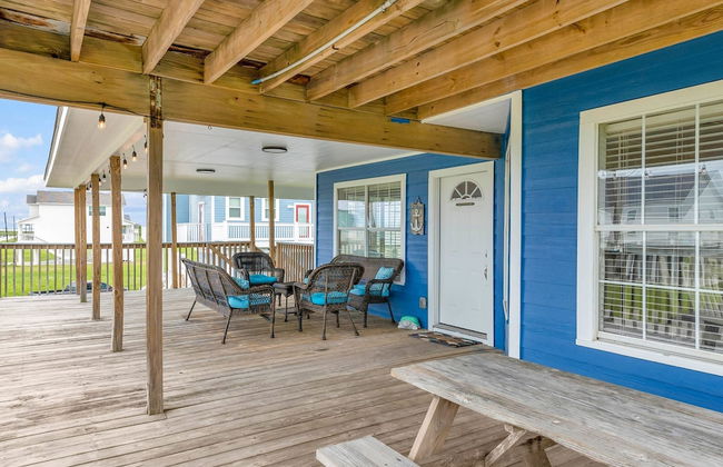 Backyard Oasis Hot Tub and 2 Shaded Decks - Foto 6