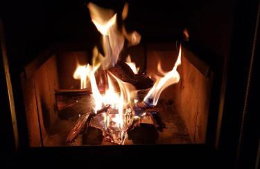 CASA FULL, CENTRO, 130m quadrados, 9 Pessoas, Wi-Fi, 3 Qtos, Churrasqueira e Apetrechos, Cozinha-Sala Integrados, 2 Banheiros, Varanda e Jardim, Garagem Coberta, Estac Interno 3 Carros, Lareira de Alta Performance e Fogão de Ferro, Área nos Fundos - Foto 20