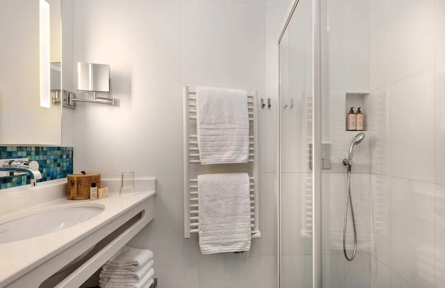 Serotel Suites - Photo 21