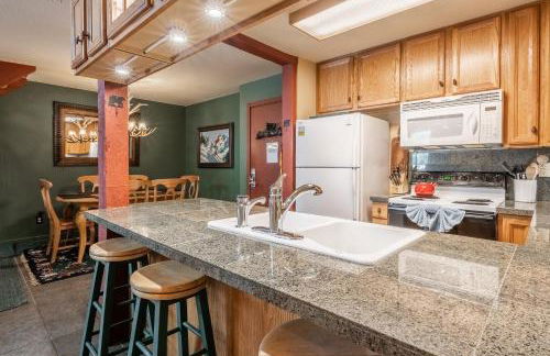 New Listing 2 bedroom and Loft 2 bath Summit E Bldg 12 condo sleeps 8 Steps to Eagle Lodge Chair 15 - Foto 6