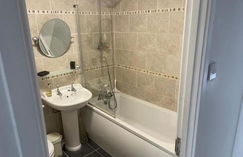 River House 2BR 1 bathroom downstairs toilet Parking St Neots Town Centre - Foto 56