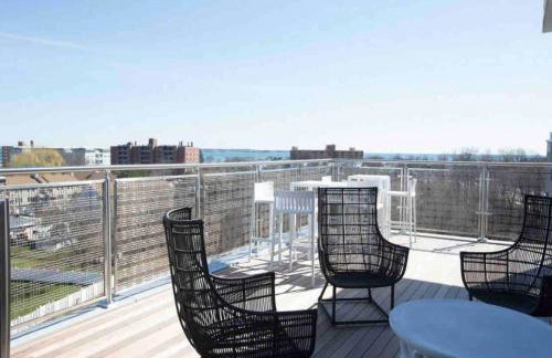 Stylish and Cozy at Revere Beach - Foto 18