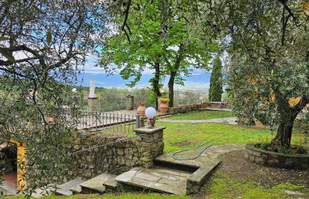 Villa panoramica con Jacuzzi privata tra Firenze & Lucca ,3 camere, 4 bagni - Foto 18