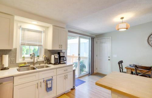 Three Oaks Home with Guest House - 8 Mi to Beach! - Foto 9