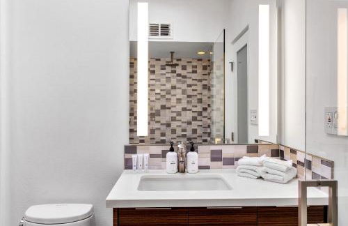 Mid Century Mood House by ACME House Company - Foto 31