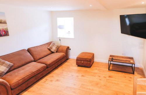 Luxury newly converted oak cottage with hot tub - Foto 10