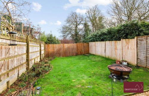 Marlow - Three Bedroom House - Parking - Photo 28