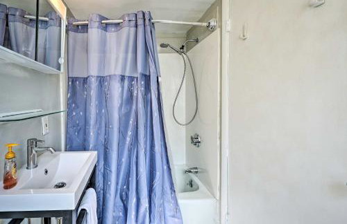 Lovely Rockport Apartment, Walk to Beaches! - Foto 17