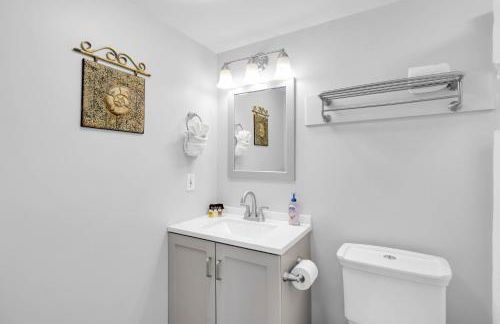 Aruba - Downtown Waterfront 2x2 Dock & Pool Pet-Friendly - Photo 18