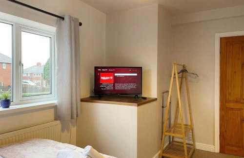 Highstone 4 Bedrooms Home 7 Beds With Parking and Garden - Foto 19