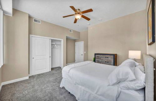 Downtown Flat w/ LAKE VIEW: Walk 2 Stadiums/Arenas - Photo 23