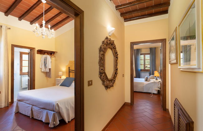 Renovated Farmhouse Near Florence - Photo 4