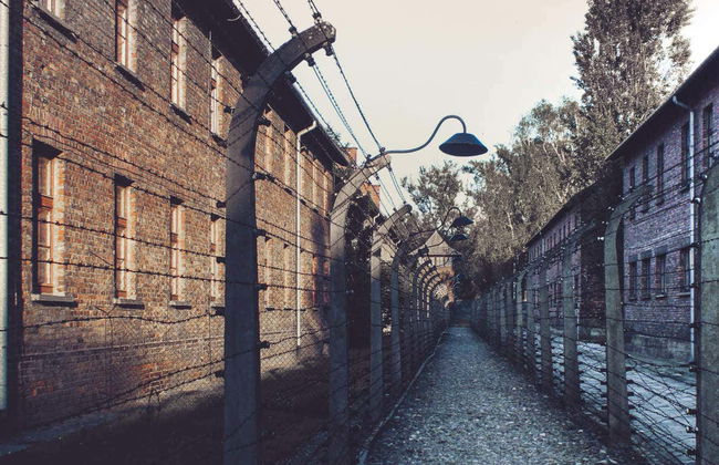 Auschwitz-Birkenau Tour - Photo 1