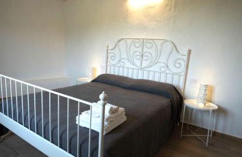 GuestHost - Comfy Two-Levels Apartment with Terrace! - Foto 17