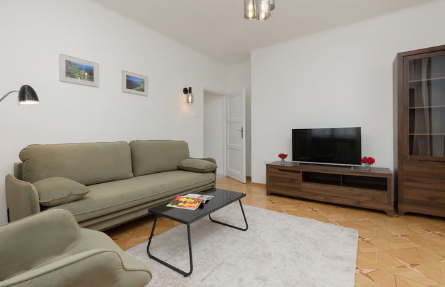 Bałuckiego Apartment Warsaw by Renters - Photo 1