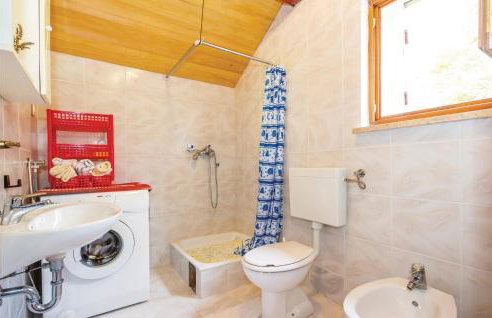 2 Bedroom Beautiful Apartment In Stolac - Foto 7