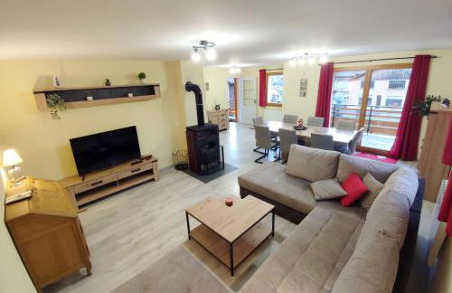 Les Randogodilleurs avec Jacuzzi à 2kms des pistes et 350m du Théatre du Peuple ! - Foto 9