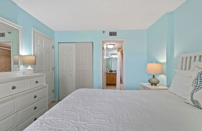 Top Floor Oceanfront Condo w Pool Beach Access - Foto 20