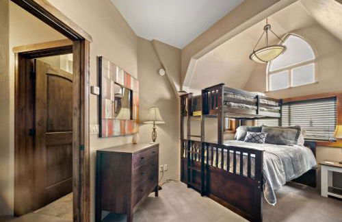 Ski-In Ski-Out Schweitzer Winter Chalet with Hot Tub - Foto 29