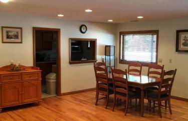 Comfortable Cabin Rental Perfect for an Outdoor Adventure near Elkins, West Virginia - Foto 9