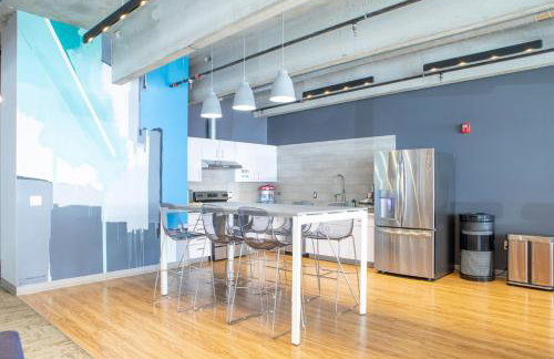 East Side 1BR Apt - Near Brady St and Fiserv with Balcony - Foto 16