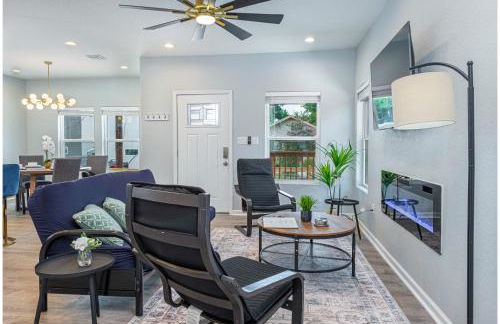 Heaven-sent Convenient 4br/ 3BA Near Downtown - Foto 12