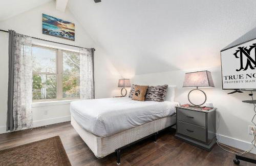 Beautiful Overlooking Shoreline 2BDR Chalet 2892 - Foto 7