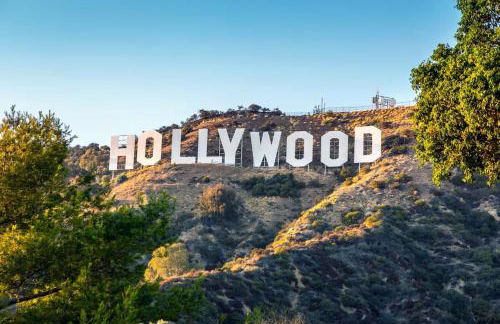 Hollywood Luxury Retreat I Pool Views I Jacuzzi I Fitness Center I Free Parking! - Foto 2