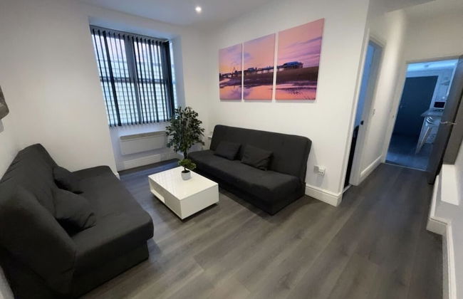 Albert Luxury Hottub and Jacuzzi Apartments - Photo 32