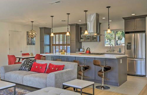 Oceanside Home with Patio and Grill, Walk to Beach! - Foto 5