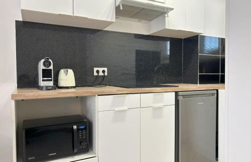 Riviera Retreat - Steps to Beach & Shops, Balcony & AC - Foto 19