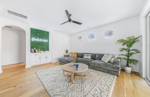 Modern 4BR Uptown Oasis! - Foto 17