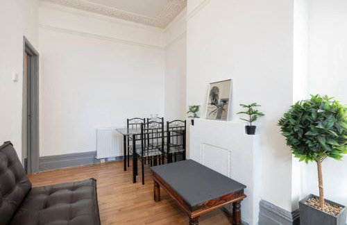2A - Bright & Airy 2 Bed Flat - 20 Mins to Central - Foto 2