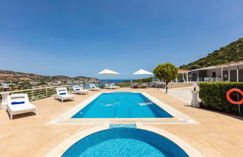 Promitheas Villa, with Pool & Heated Spa Whirlpool, By ThinkVilla - Foto 2