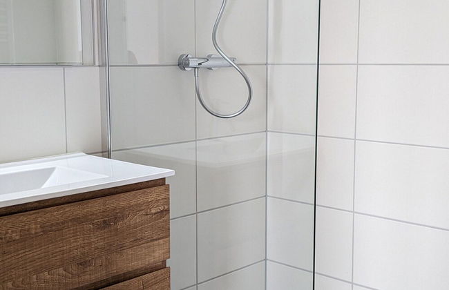 Quiet Lakeside Escape for Four - Foto 18