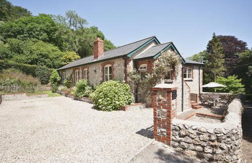 Ware House Cottage - Photo 1