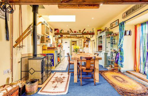 Family Country Cottage With a Private Valley View - Foto 16