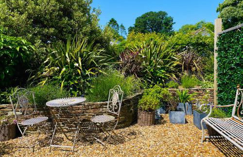 The Cuckoo's Nest - A Romantic & Peaceful Hideaway - Photo 11