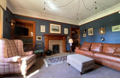 Balloan House - Photo 2