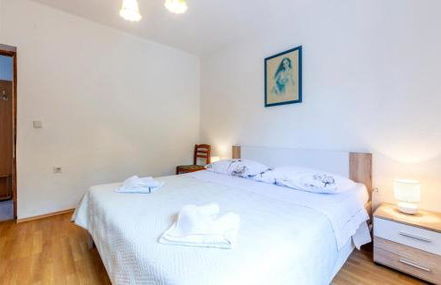 Three-Bedroom Holiday Home In Neoric - Photo 30