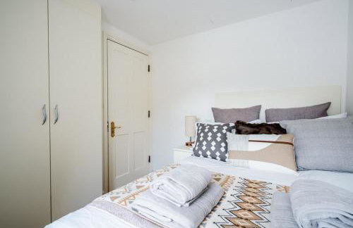 Elegant 4-Story Townhouse Near Victoria Station - Foto 7