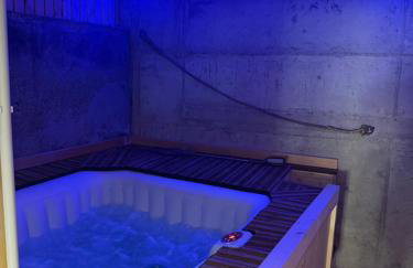 Gite de groupe lacs et forêt du jura - SPA et Sauna Privatif - Orgelet - Foto 1