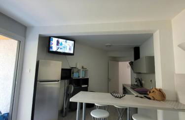 COLLIOURE tres bel appart a 150 metres des plages avec jardin prive et parking dans residence securisee - Foto 5