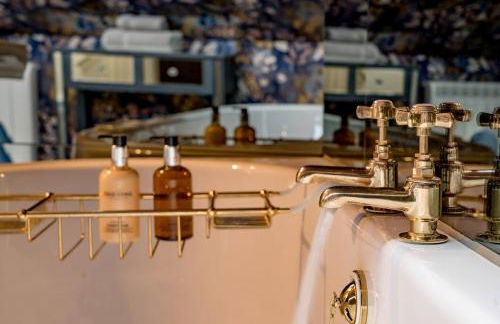 Royal View Apartments - Photo 9