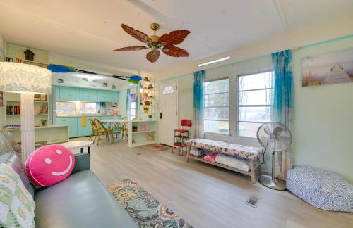 12 Mi to Skiing Manistee Lake Cottage with Fire Pit - Foto 9