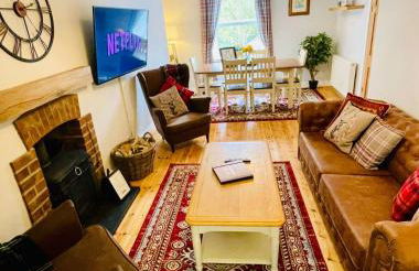 Gorwel, Spacious 3 Bedroom Cottage near the Beach - Photo 1