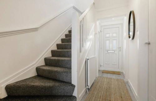 Free Parking - Central - Sleeps 6 - 3 Bedrooms - Foto 18