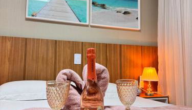 Magnífico APARTAMENTO de Charme - 3 quartos AR CONDICIONADOS SPLIT - Beira Mar, 2 banheiros, 2 Vagas Garagem, 4 Varandas, 2 Elevadores, Redes para Descanso, Wi-Fi, Air Fryer, Disney Plus, HBO Max, Cadeiras de Praia e Caixa Térmica - Foto 3, towels